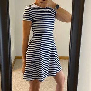 2/$20 🌺 H&M Divided striped fit and flare dress